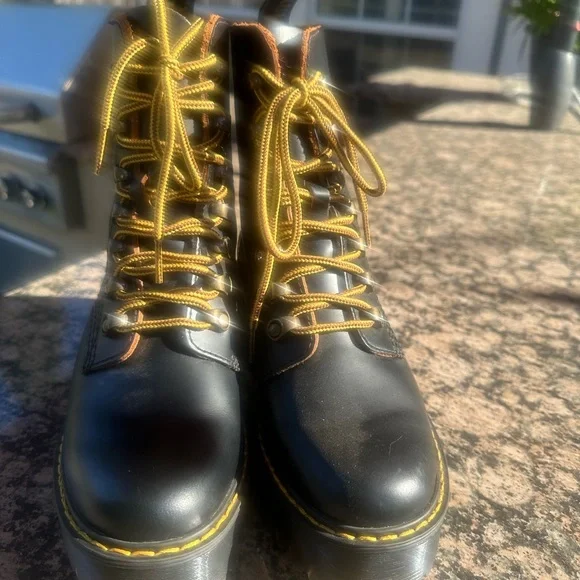 New! Dr. Martens Leona Boot Size 5 - Picture 6 of 13